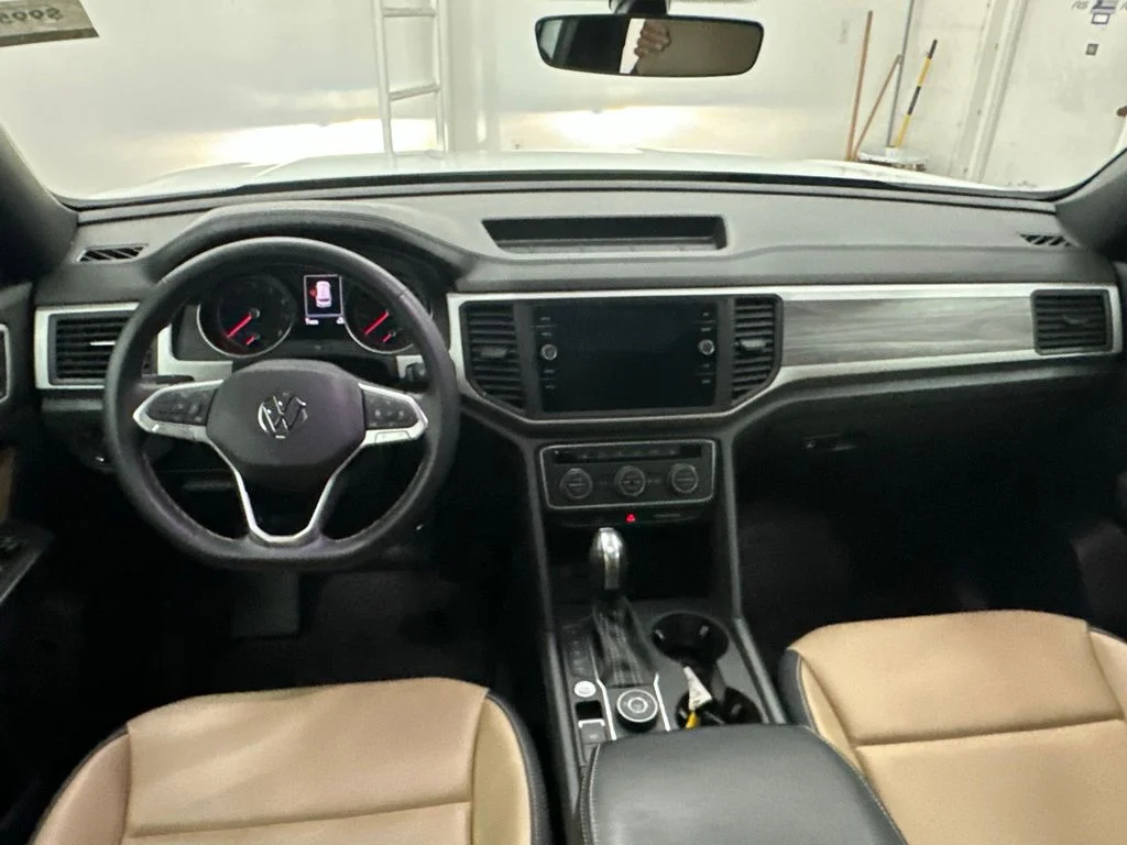 Used 2021 White Volkswagen 2.0T SE w/Technology image 19