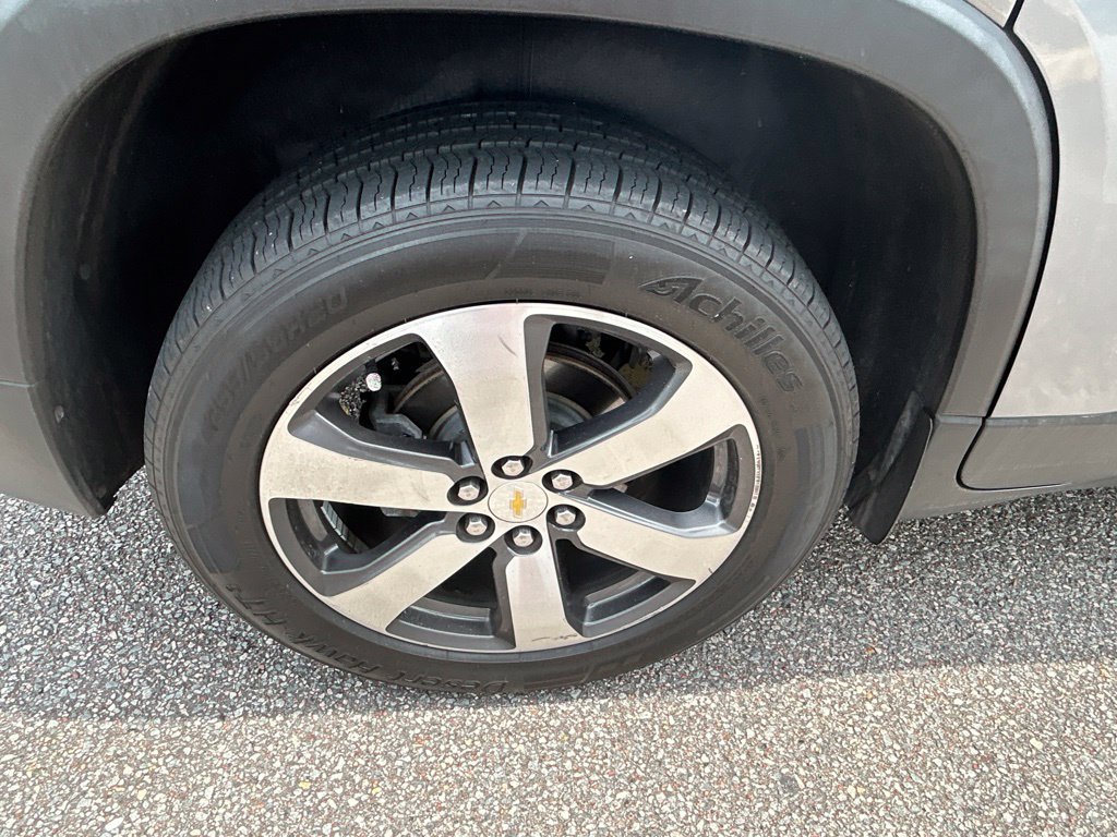 Used 2019 Gray Chevrolet 3LT image 9