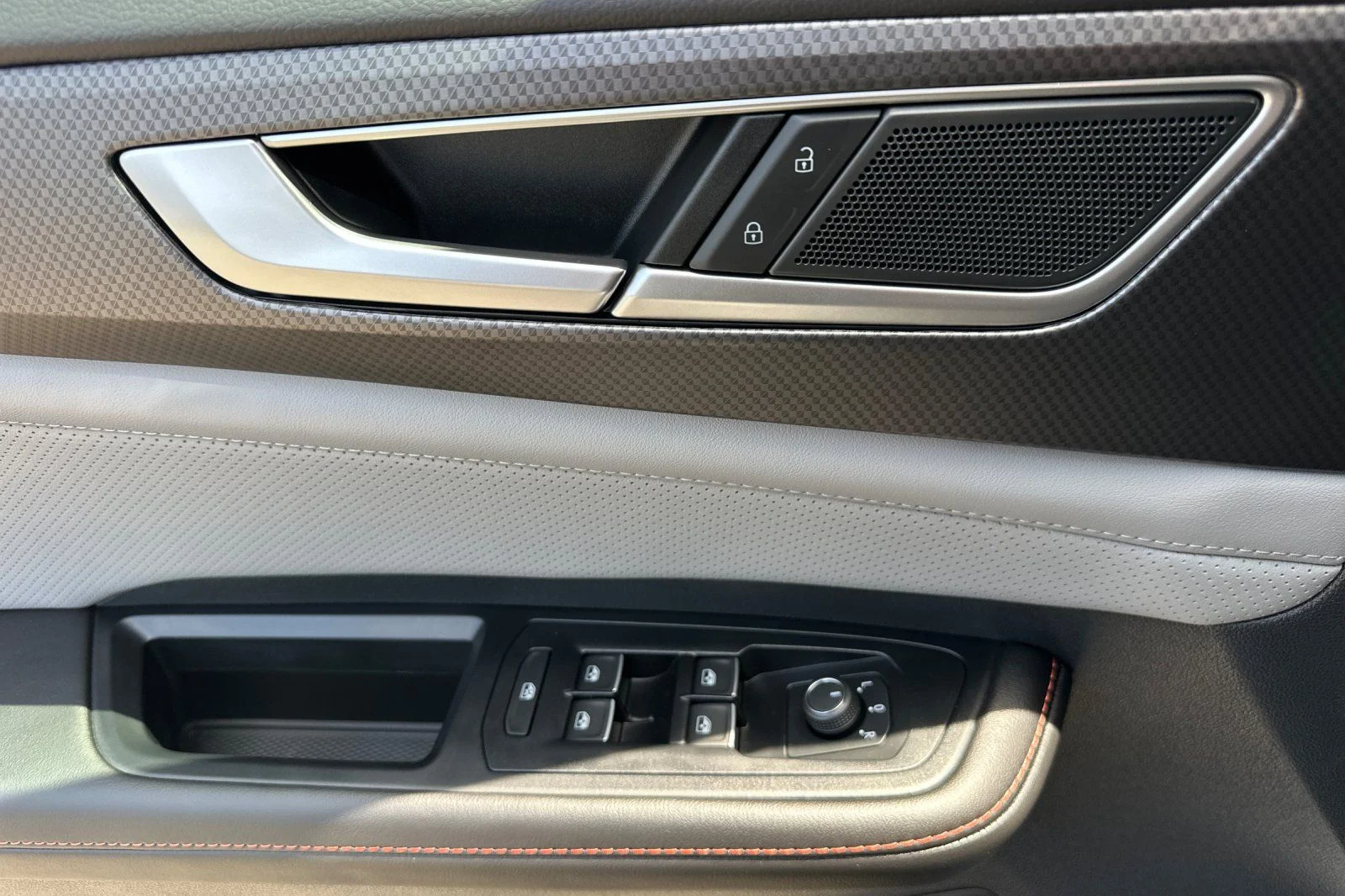 New 2026 White Volkswagen Peak Edition image 9