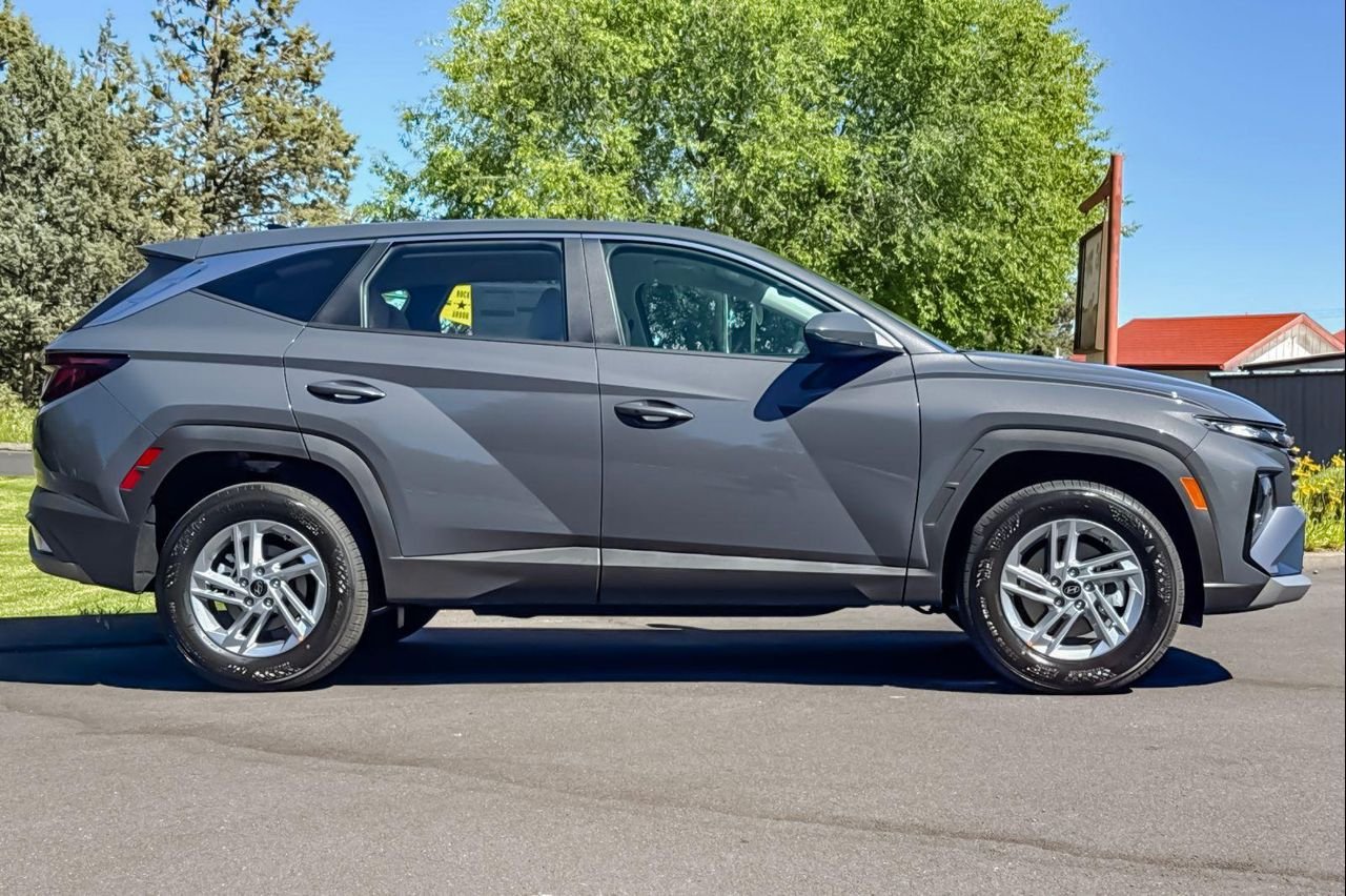 New 2026 Gray Hyundai SE AWD image 3