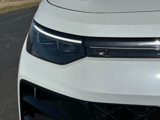 New 2026 Opal White W/Deep Black Roof Volkswagen 2.0T SE R-Line Black image 9