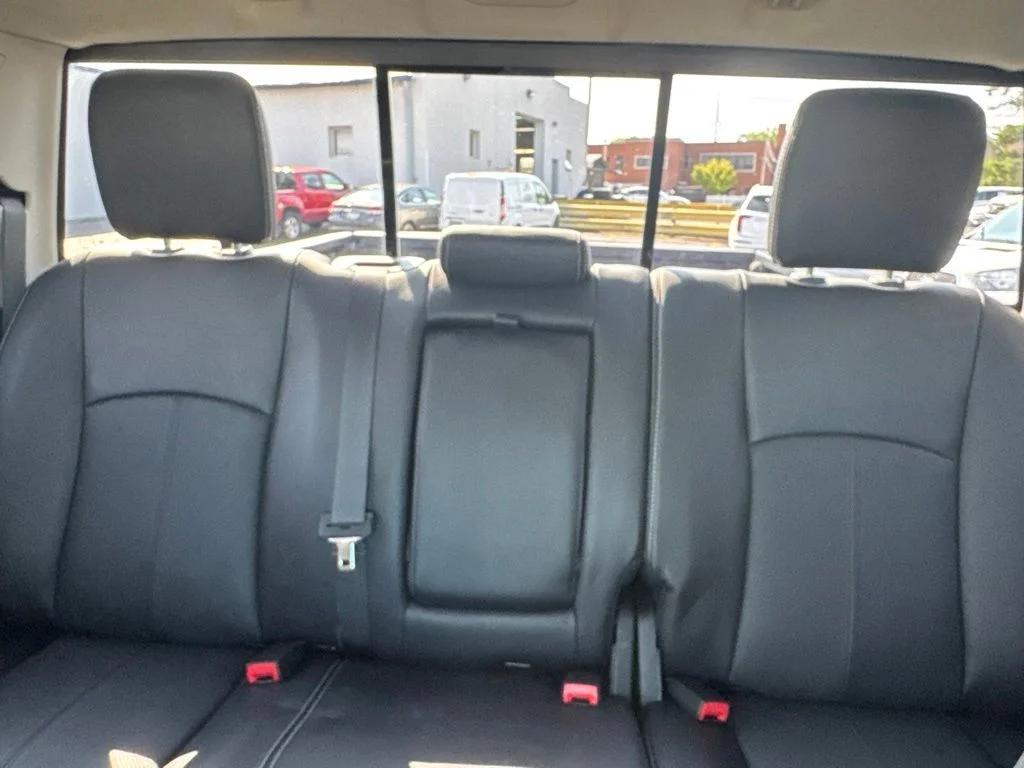 Certified Used 2018 Brilliant Black Crystal Pearlcoat Ram Laramie image 29