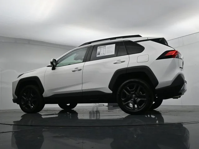 Used 2024  Toyota Adventure image 30