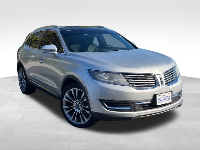 Used 2017 Silver Lincoln Reserve image 13