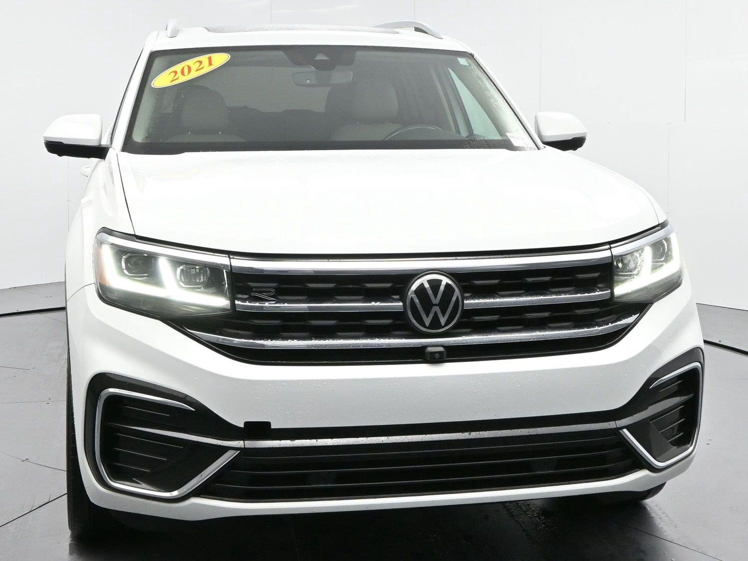 Used 2021 Pure White Volkswagen 3.6L V6 SEL Premium R-Line image 2