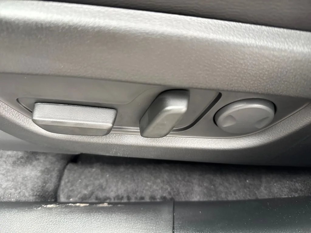 New 2026 Platinum Mazda 3.3 Turbo Premium Plus image 10