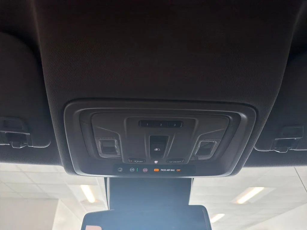New 2026 Glacier White Tricoat GMC SLT image 17