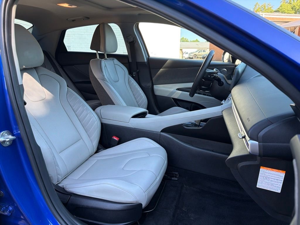 2024 Hyundai Elantra Limited - Photo 14
