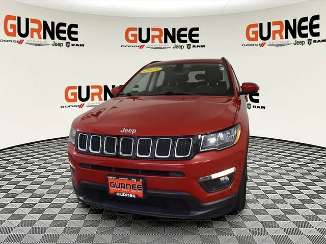 Used 2018 Red Jeep Latitude image 8