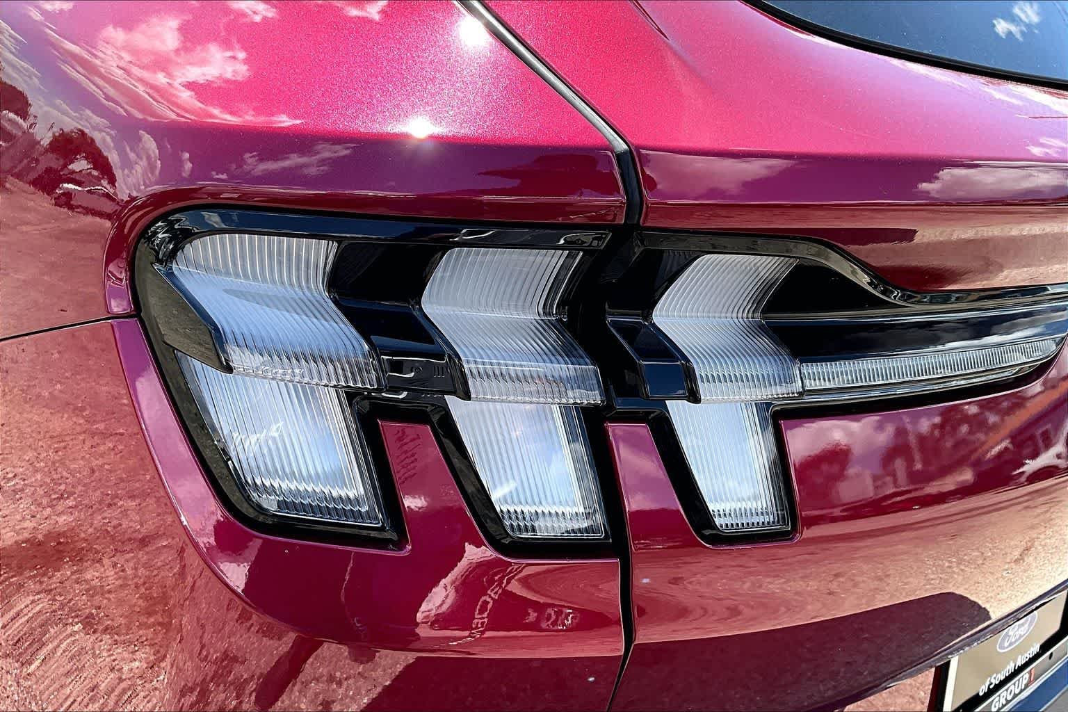Used 2025 Molten Ford GT image 27