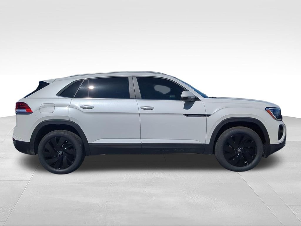 New 2026 White/off-white Volkswagen 2.0T SE w/Technology image 3