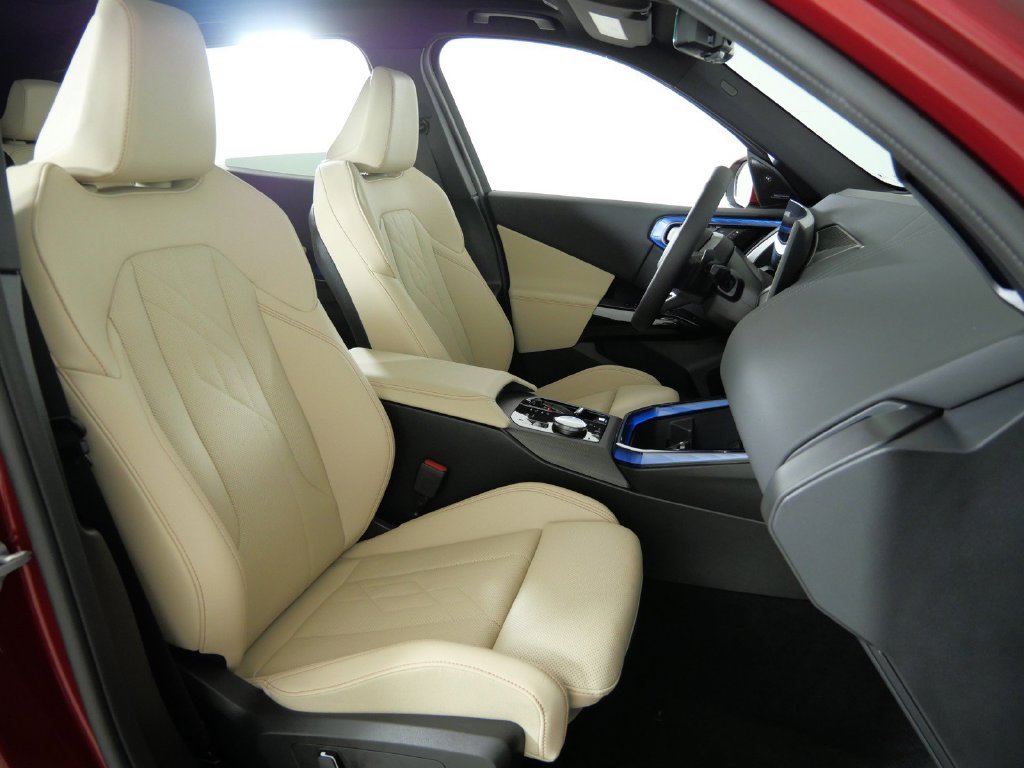 Used 2026 Vegas Red Metallic BMW 30 xDrive image 23