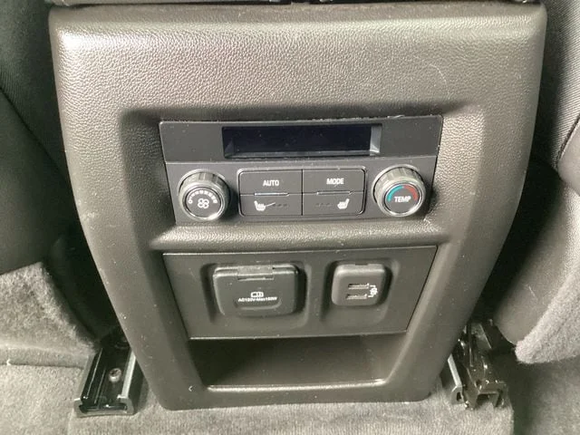 Used 2023 Pearl Chevrolet Premier image 17