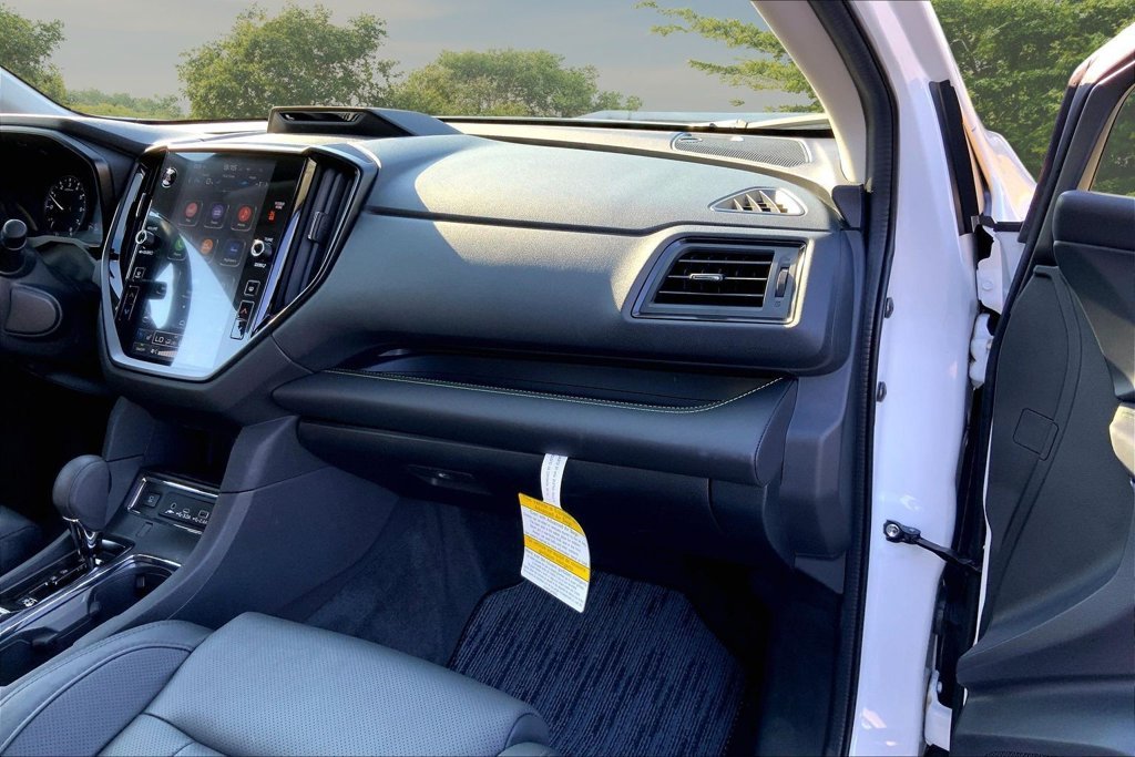 Used 2026 White Subaru Onyx Edition Touring image 26
