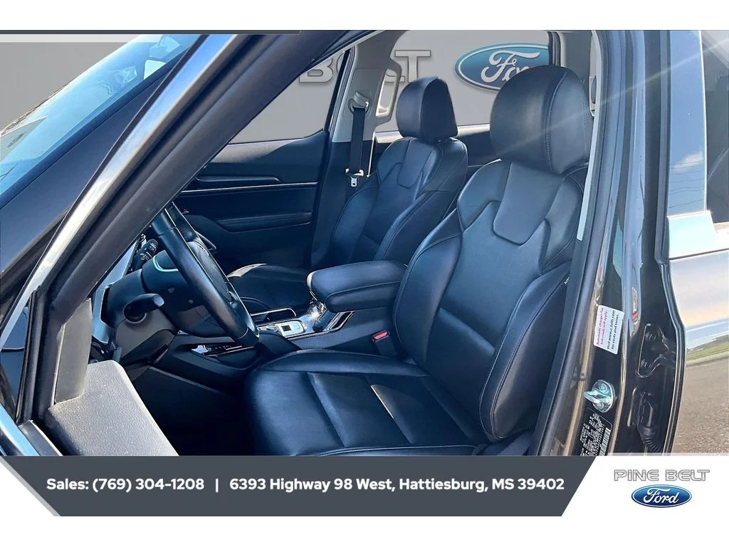 Used 2025 DARK MOSS Kia S image 17