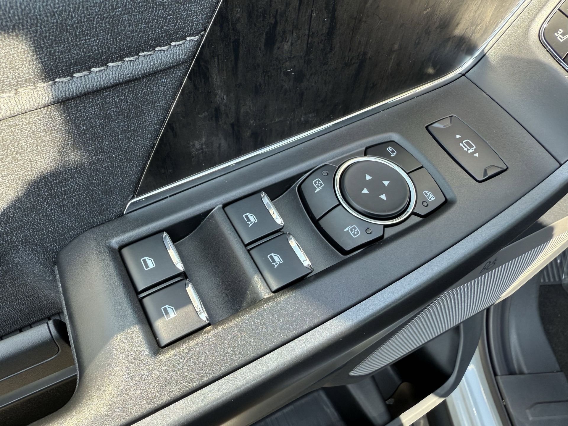 2025 Ford F-250 Super Duty Lariat - Photo 12