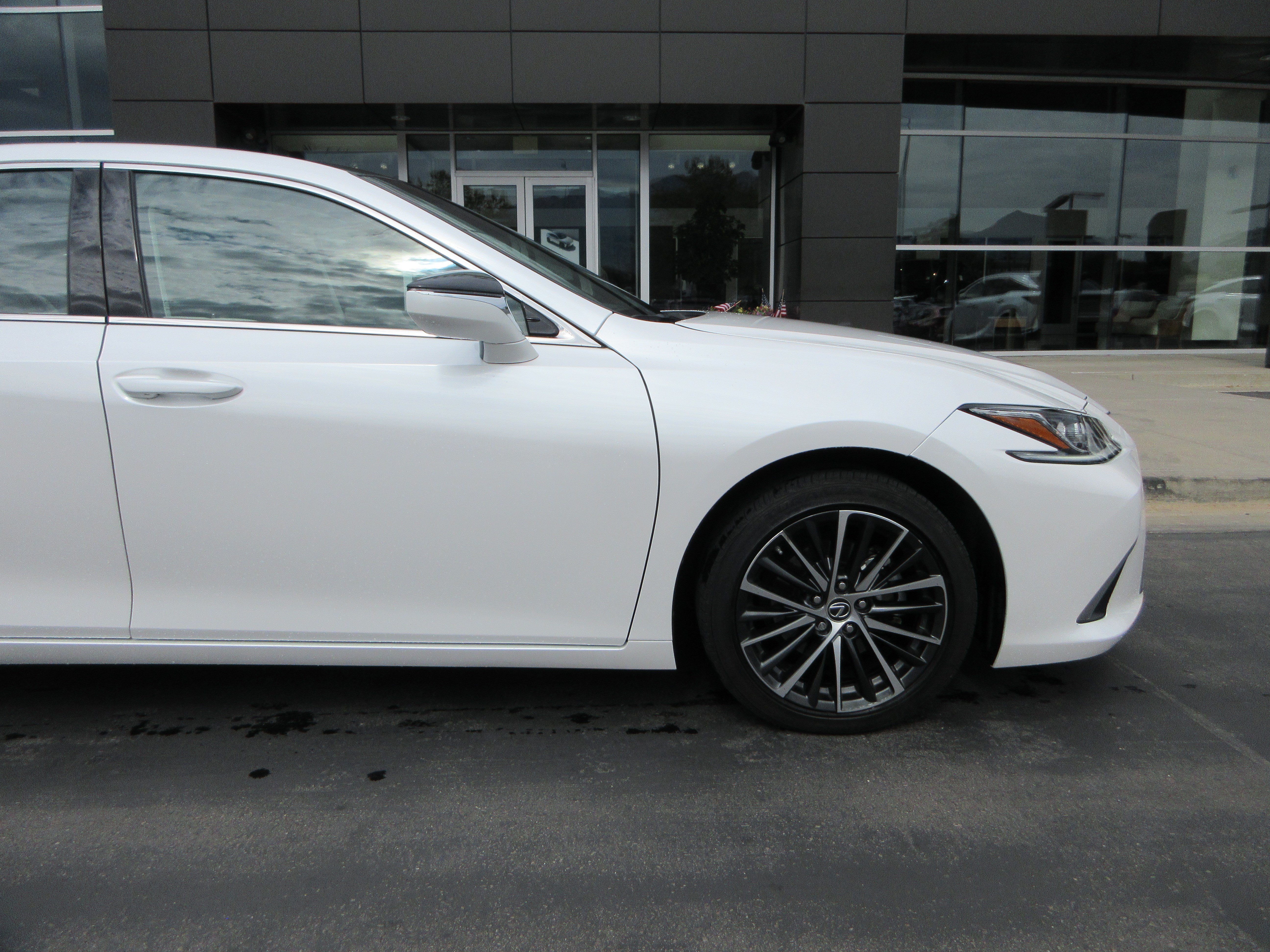 Used 2024 Eminent White Pearl Lexus 350 image 12