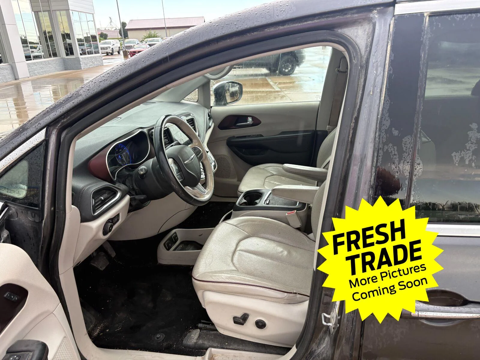 Used 2018 Granite Crystal Metallic Clearcoat Chrysler Limited image 9