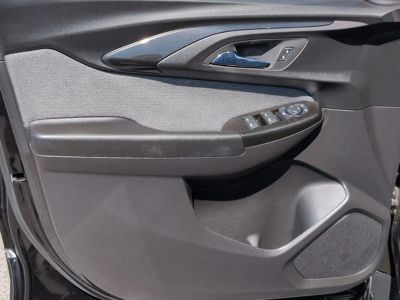 Used 2023 Mosaic Black Metallic Chevrolet LT image 21