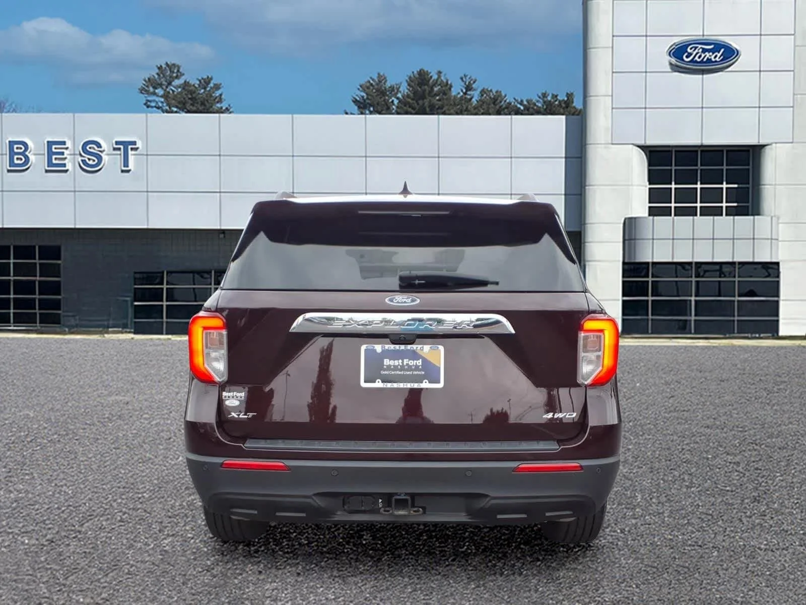 Used 2022 Jewel Red Ford XLT image 5