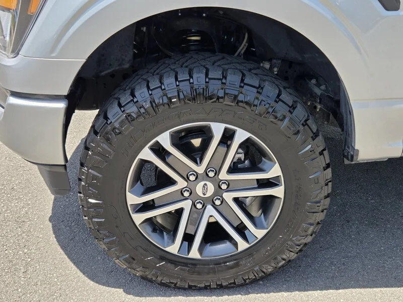Used 2023 SILVER FORD XL image 17