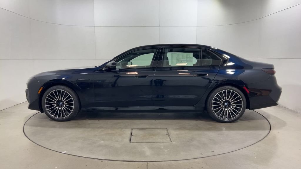 2026 BMW 7 Series 750e - Photo 5