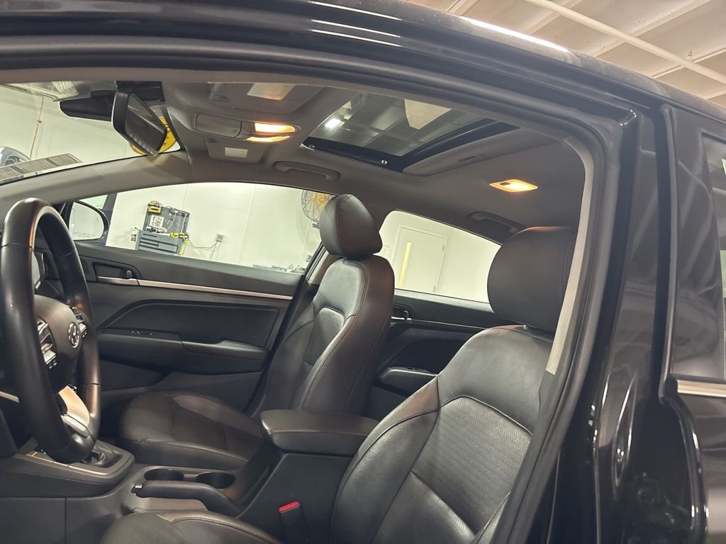 Used 2019 Black Hyundai Limited image 25