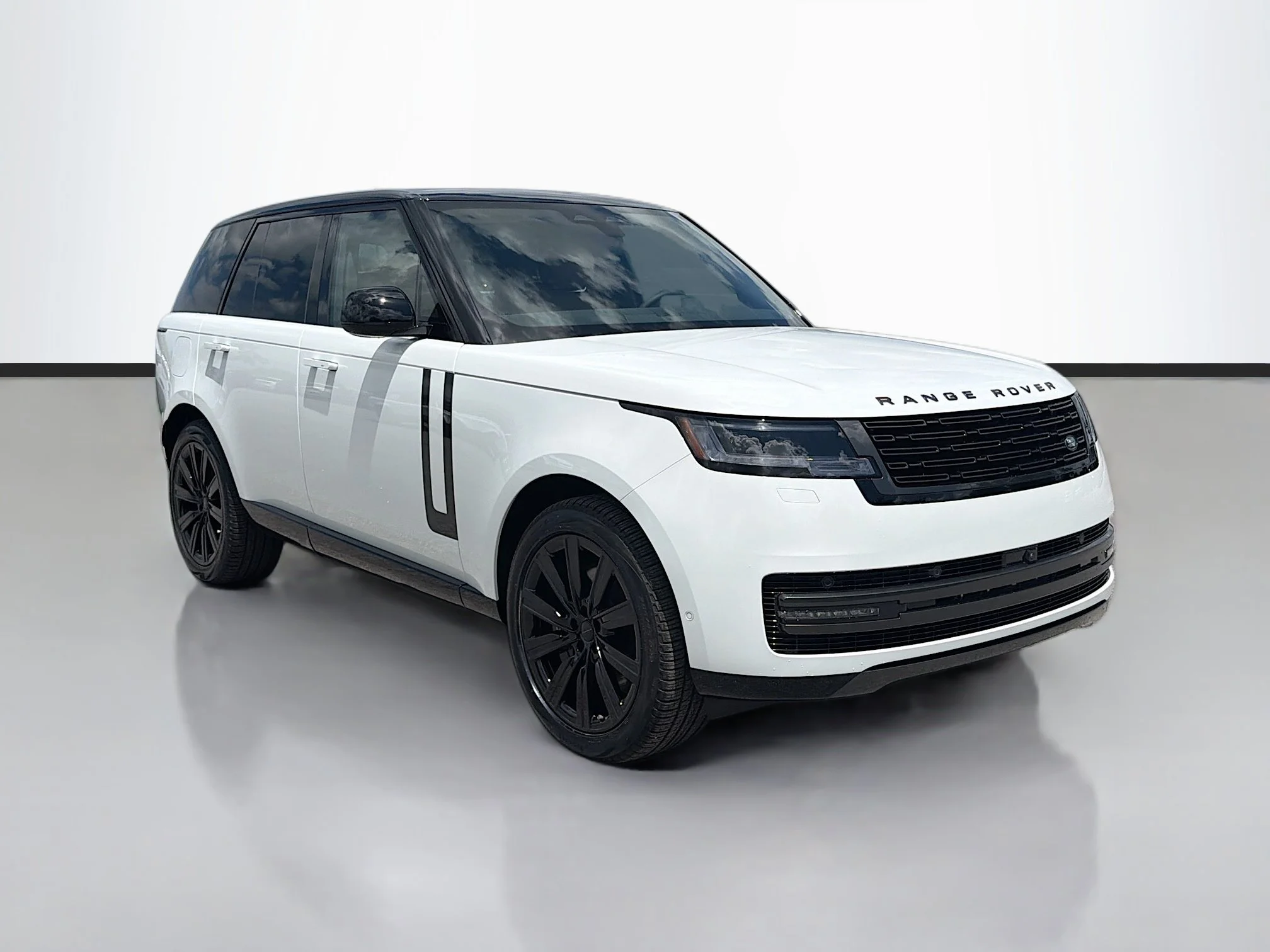 New 2026 Fuji White Land Rover SE image 7