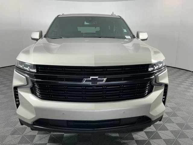 Used 2023 Empire Beige Metallic Chevrolet RST image 2