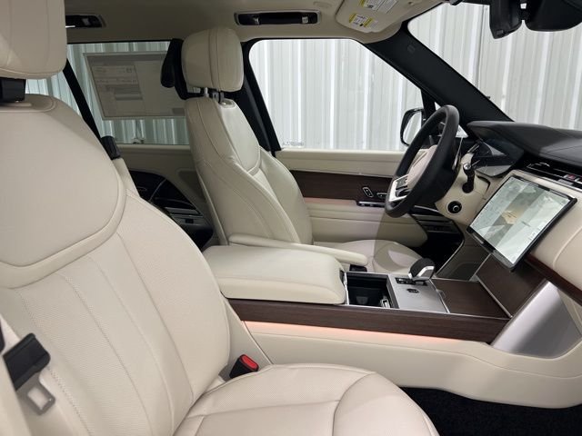 New 2026 Fuji White Land Rover SE image 23