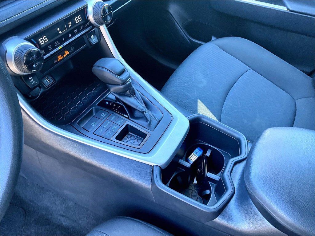 Used 2025  Toyota XLE image 20