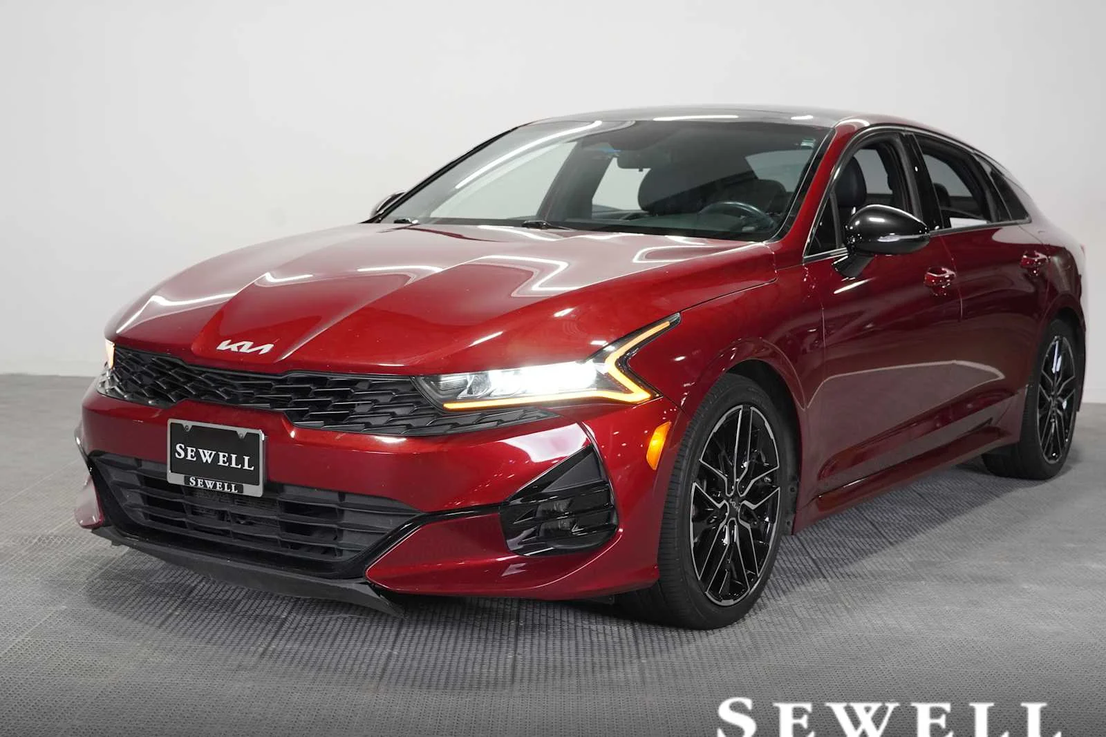 2022 Kia Optima GT FWD's photo