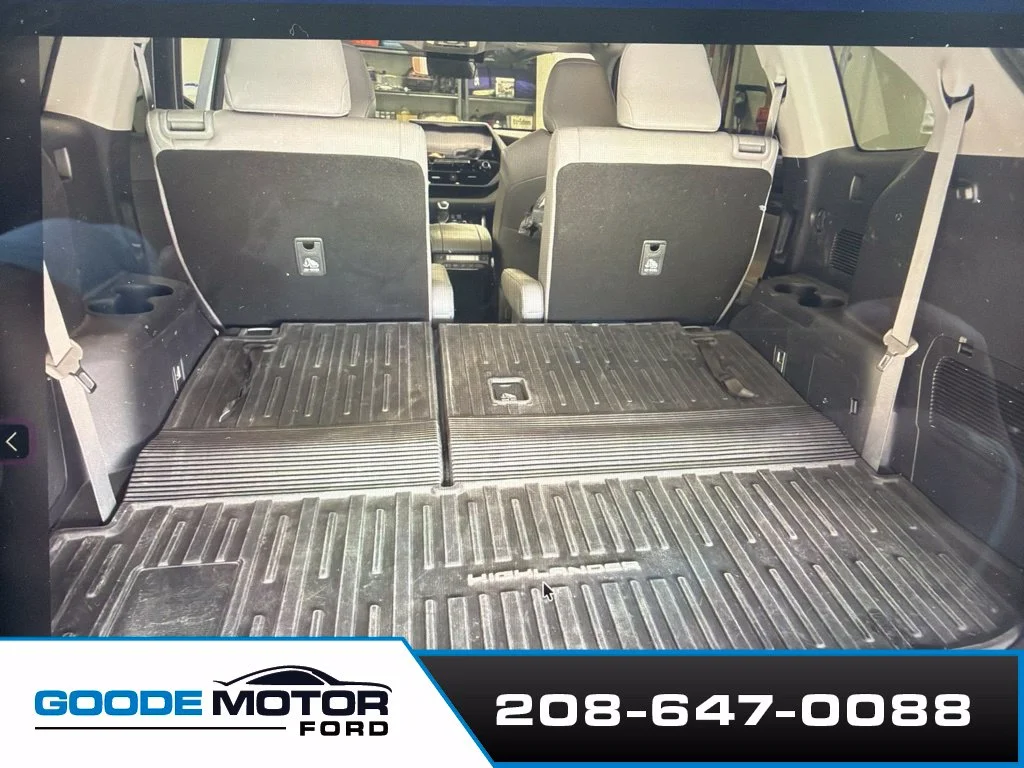 Used 2021  Toyota Platinum image 9