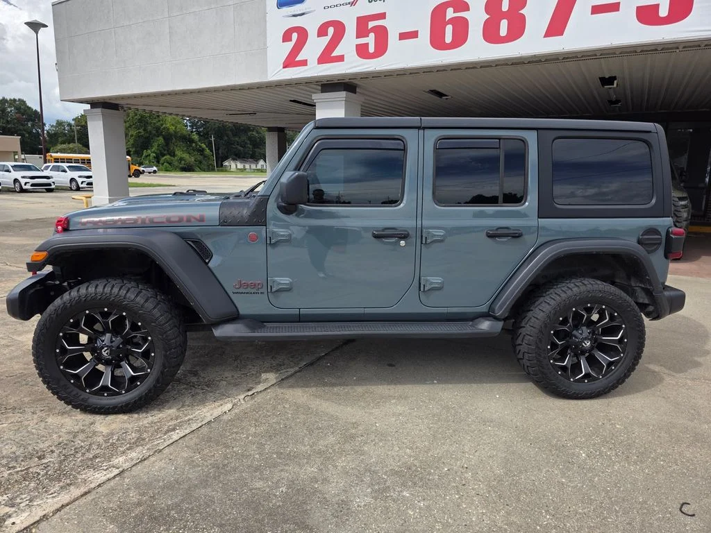 Used 2024 Gray Jeep Rubicon image 3