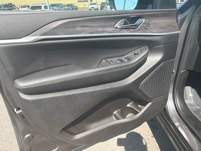 New 2026 Baltic Gray Metallic Clearcoat Jeep Limited image 17