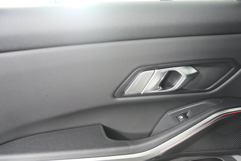 Used 2022 Alpine White BMW M340i image 13
