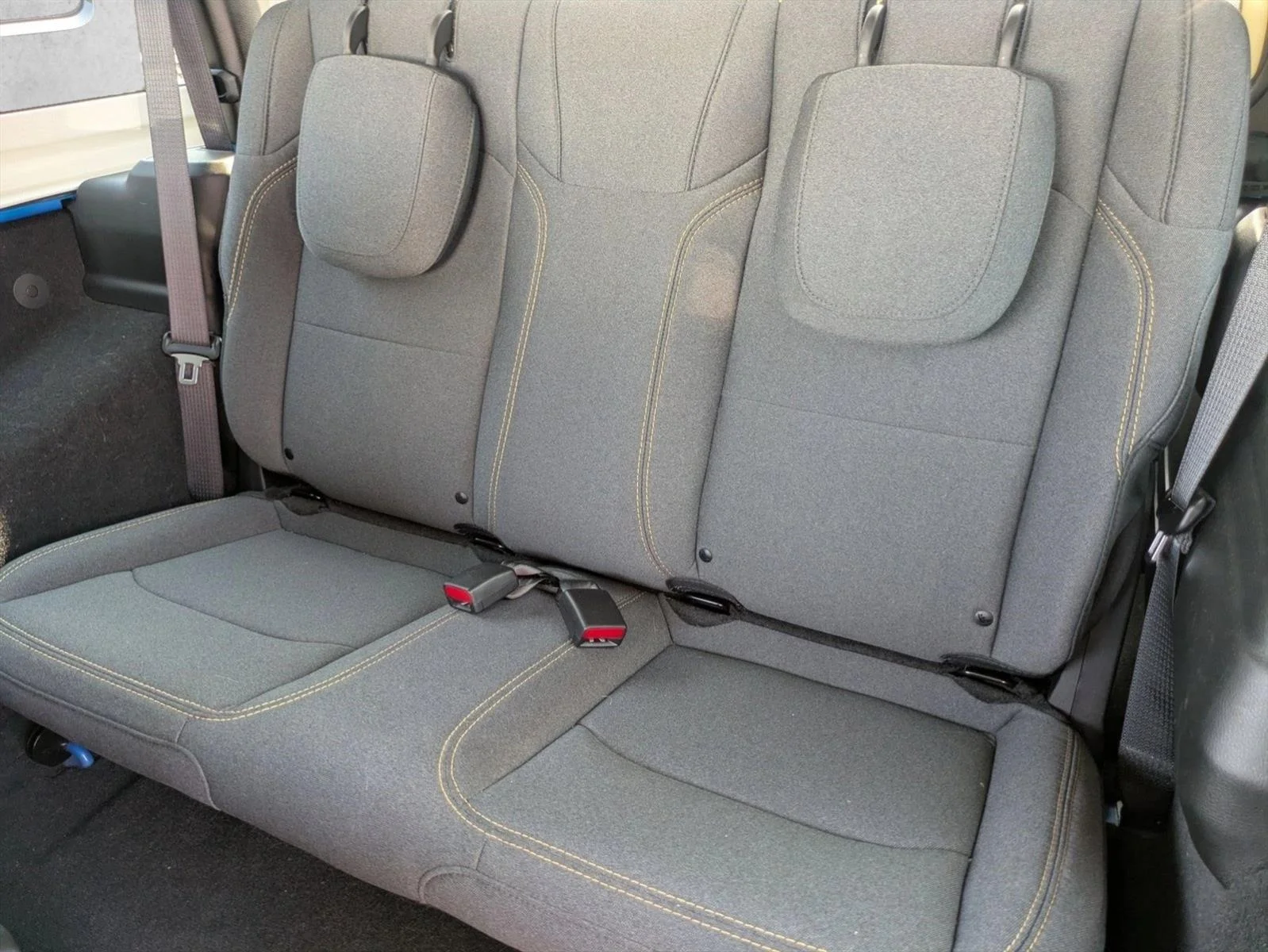 Used 2025 Hydro Blue Pearlcoat Jeep Sport S image 18