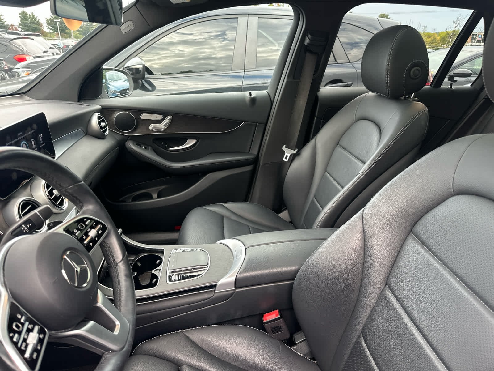 Used 2022 Polar White Mercedes-Benz GLC 300 image 4