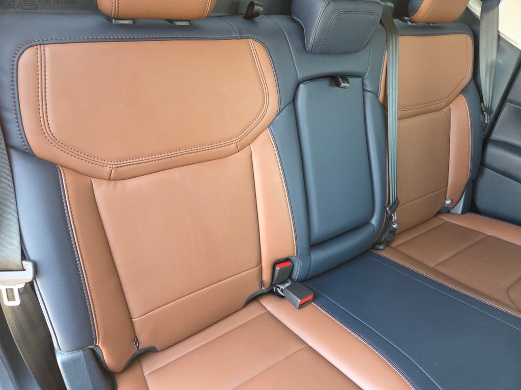 Used 2023 Green Ford Lariat image 19