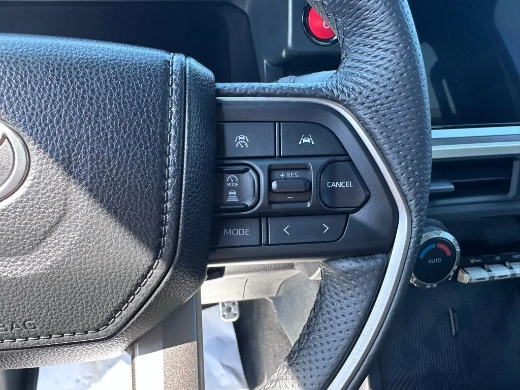 2025 Toyota Tacoma TRD Sport - Photo 17