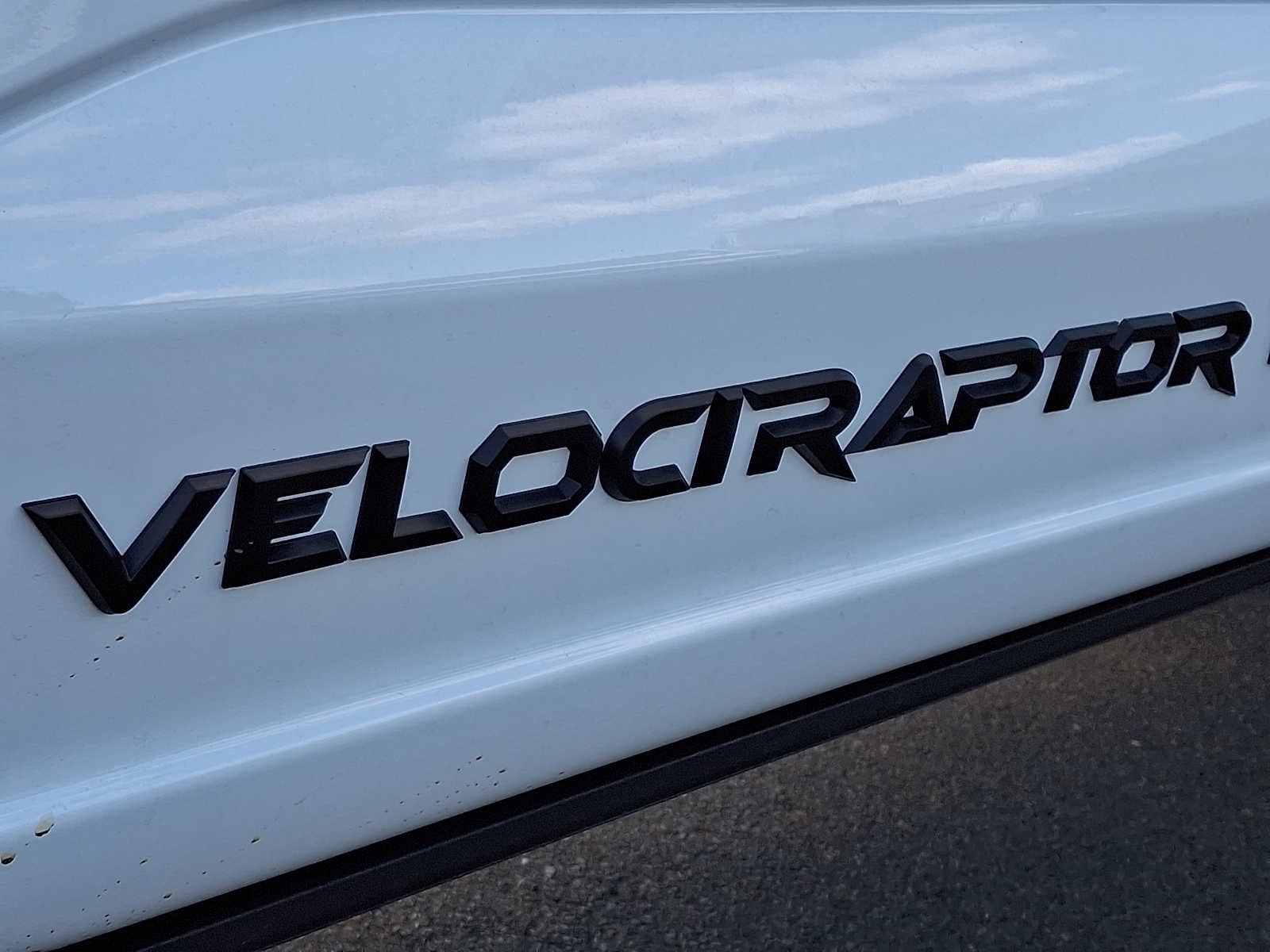 New 2026 Star White Metallic Tri-Coat Ford F-250® Lariat® image 19