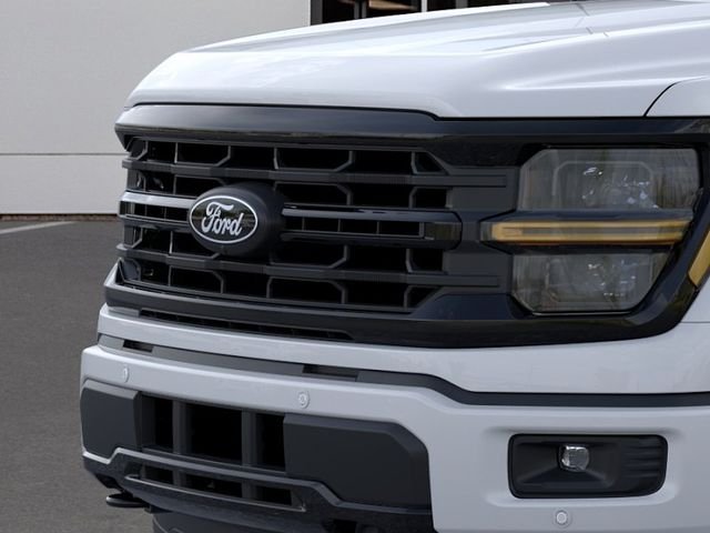 New 2026 Oxford White Ford XLT image 17