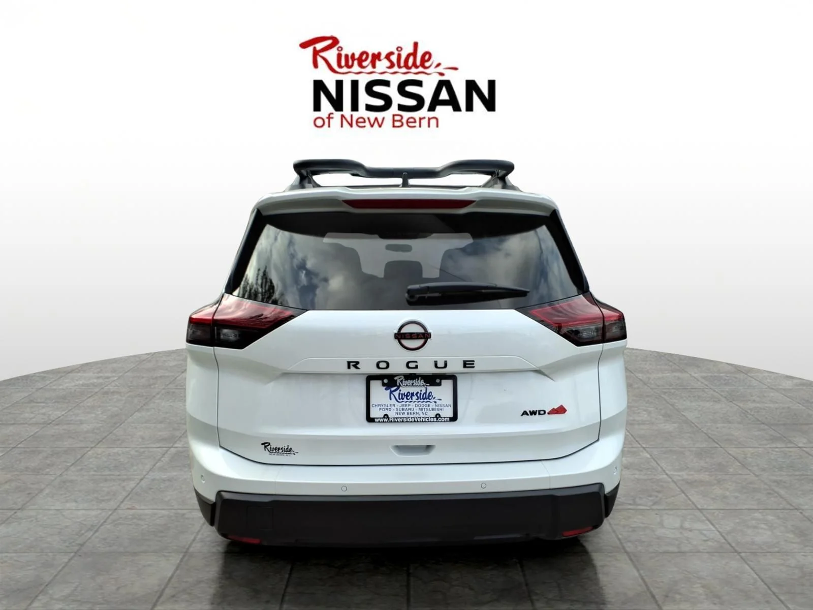 New 2026 Everest White Pearl TriCoat Nissan Rock Creek® image 2