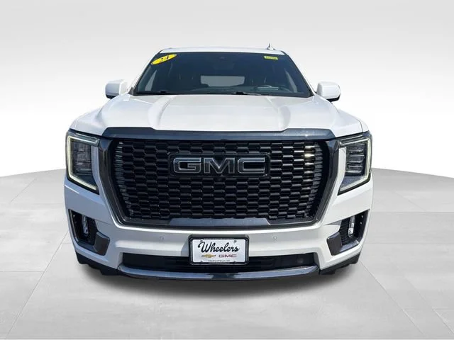 Used 2024 White Frost Tricoat GMC Denali Ultimate image 10