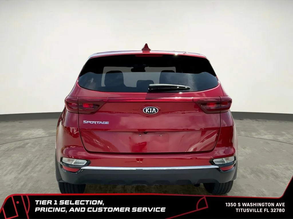 Used 2022 Red Kia LX image 9