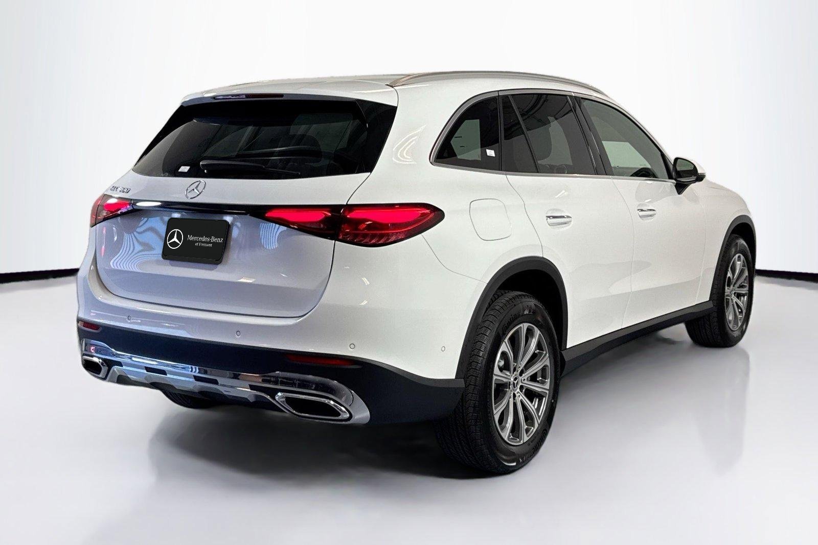 New 2026 Polar White Mercedes-Benz GLC 300 image 5