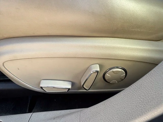 Used 2017 White Lincoln Reserve image 21