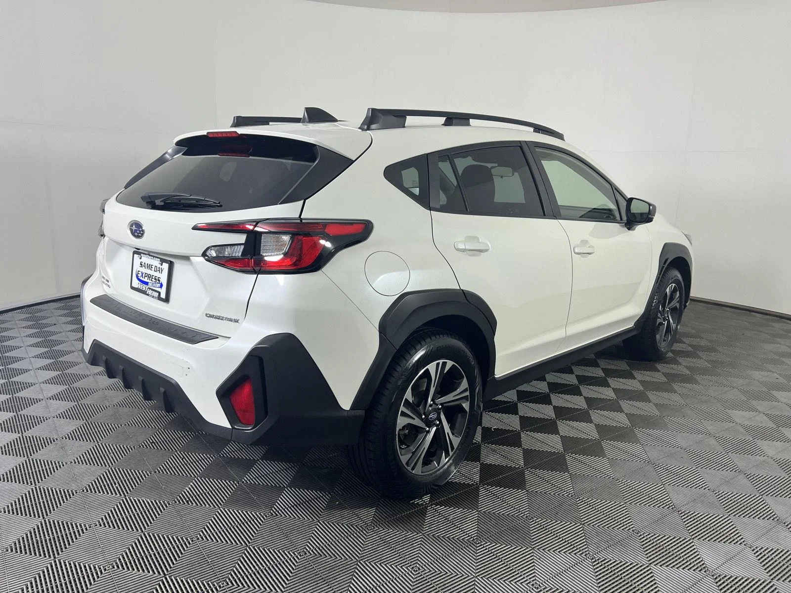 Used 2024 Crystal White Pearl Subaru Premium image 3