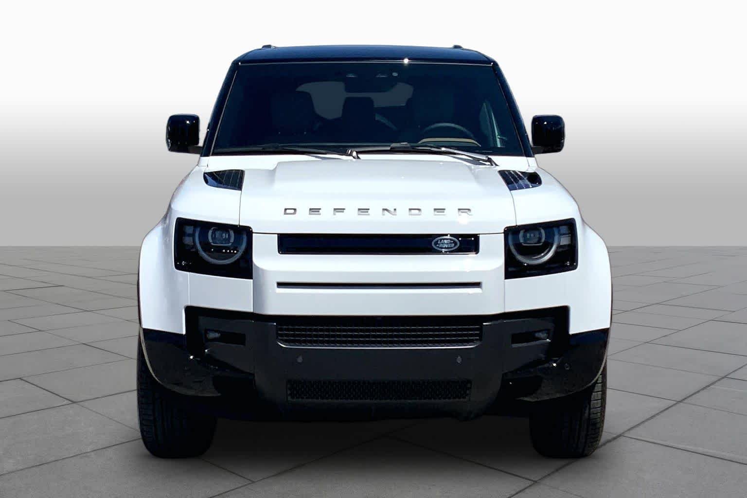 New 2026 Fuji White Land Rover X-Dynamic SE image 3