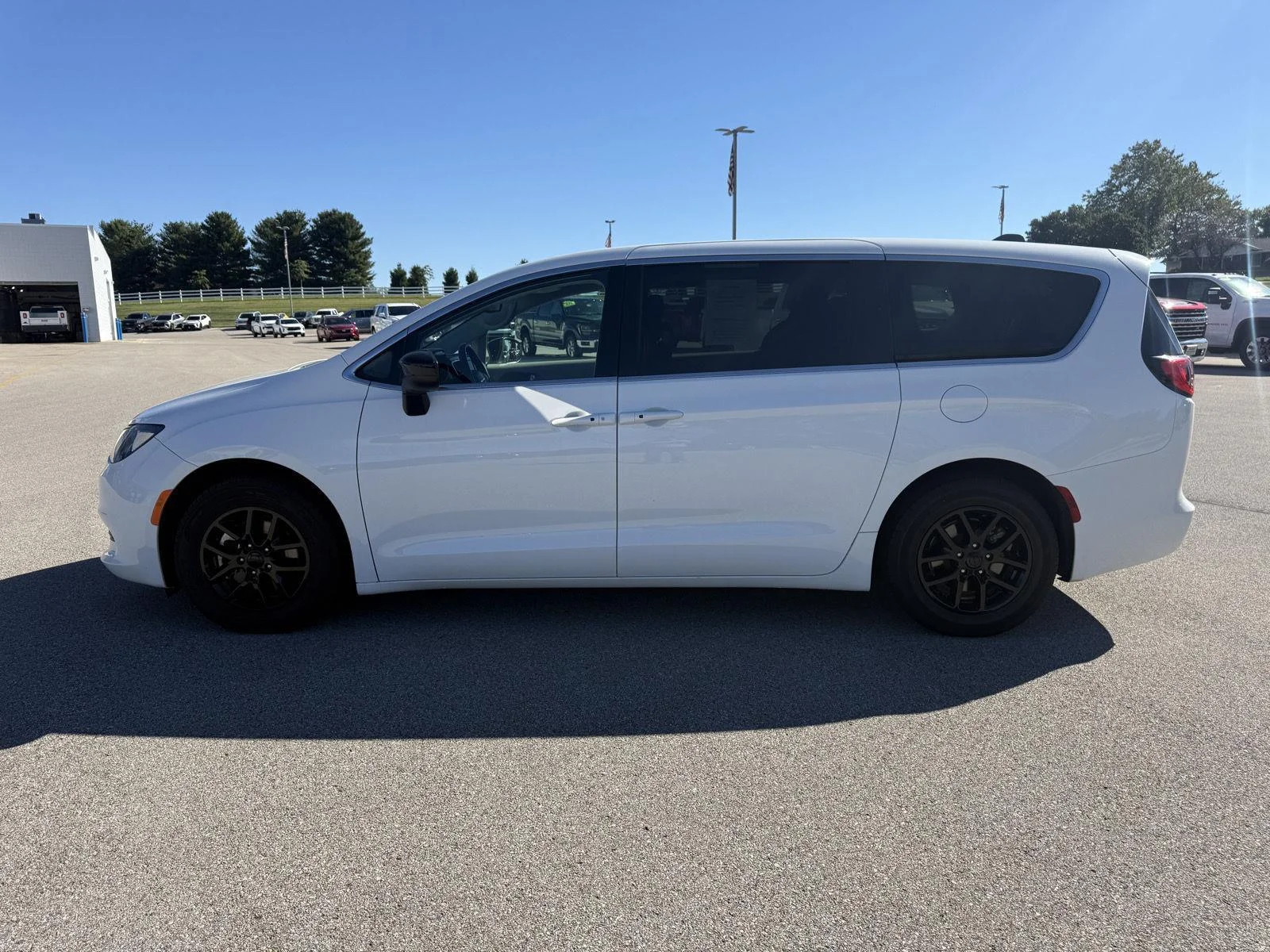 Used 2024 Bright White Clearcoat Chrysler LX image 7